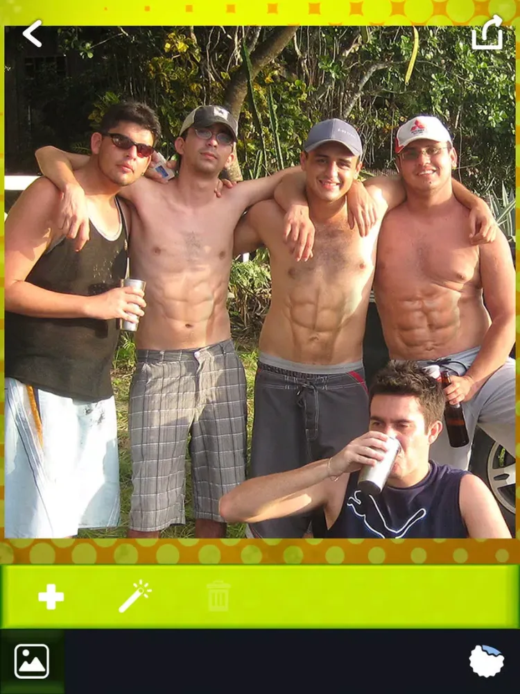 Ảnh chụp màn hình của Six Pack Photo Editor – Get Gym Body and Add Perfect Abs to Your Belly with Cool Camera Stickers iPad 