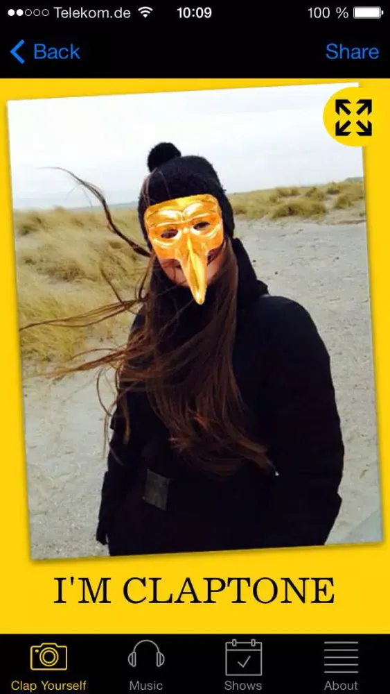 Ảnh chụp màn hình của Claptone