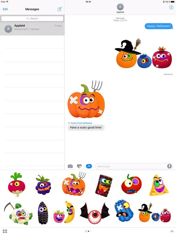 Captures d'écran de Halloween Funny Food! Animated sticker pack free iPad 