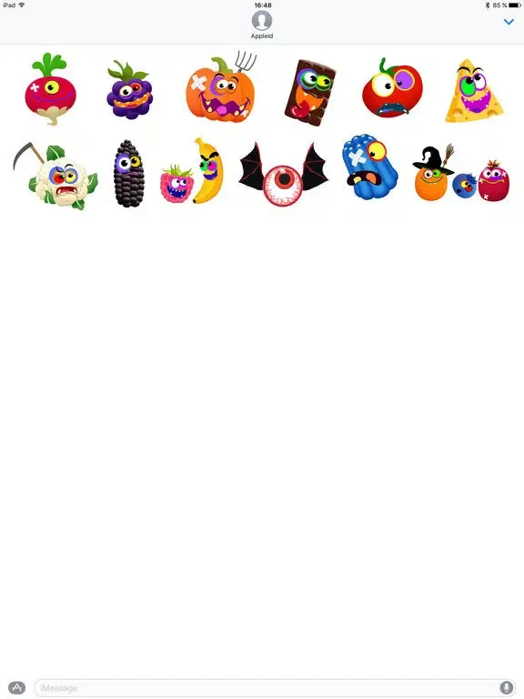 Captures d'écran de Halloween Funny Food! Animated sticker pack free iPad 