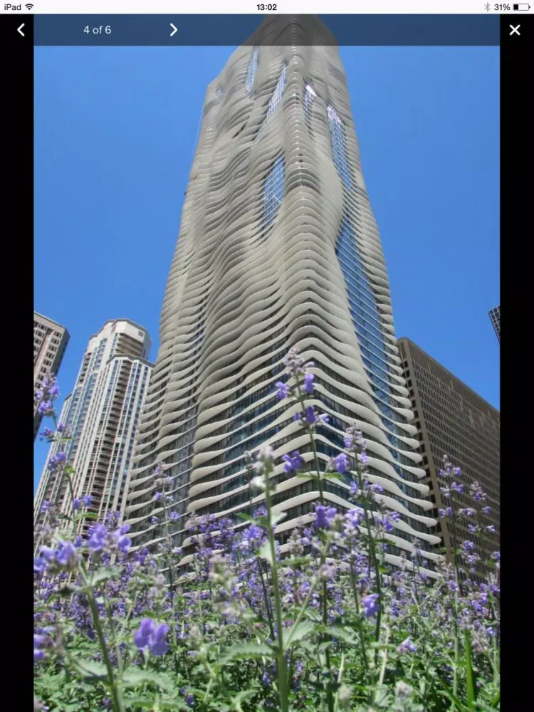 Screenshot di Radisson Blu Aqua Hotel Art Tour iPad 