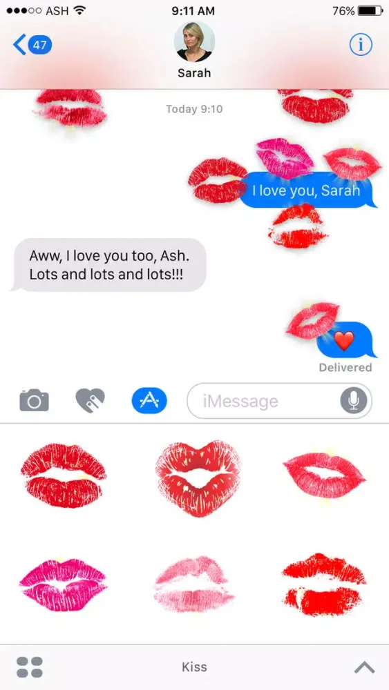 صور Loving Kiss Stickers