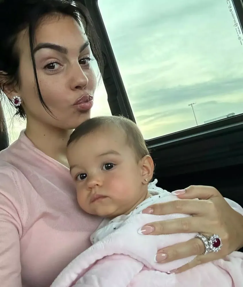 Capturas de pantalla de Georgina خلفيات جورجينا