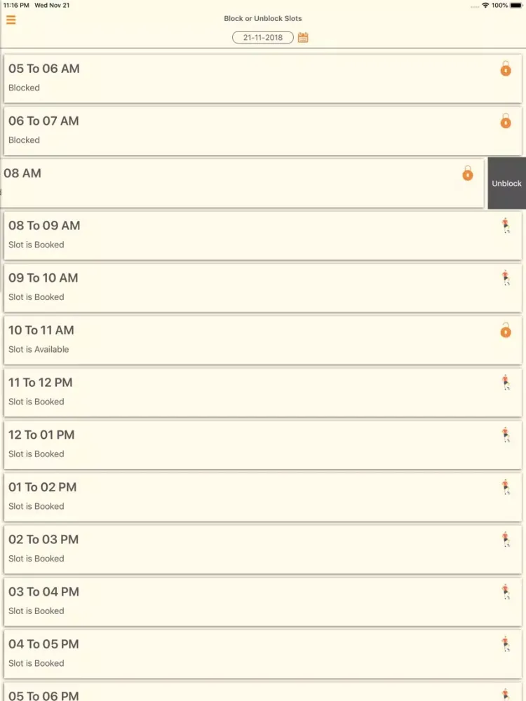 Capturas de tela do Turf Booking Admin iPad 