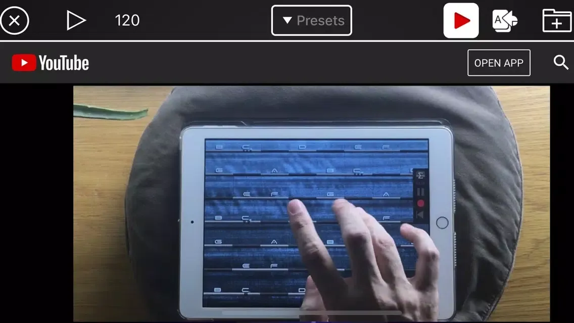 Screenshot di Tube AU