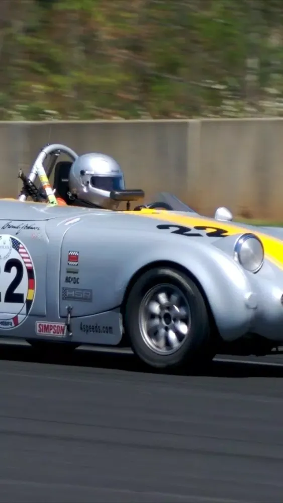 ภาพหน้าจอของ Cars Wallpapers: Classic, Luxury, Racing and Vintage