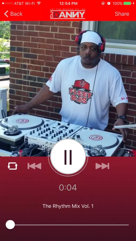 Tangkapan layar DJ Danny/Let The Rhythm Hit'em