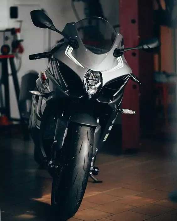 ภาพหน้าจอของ Suzuki GSX650F Wallpapers