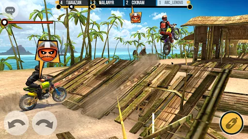 Clan Race: PVP Motocross races应用截图