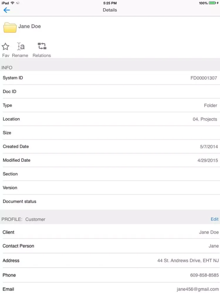 Capturas de pantalla de Docsvault v11 iPad 