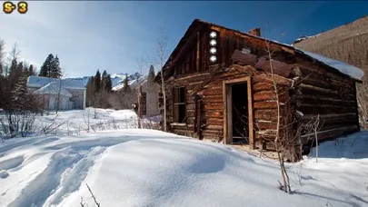 صور Abandoned Mining Town Escape