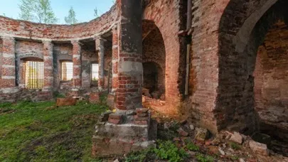 Escape Game Abandoned Orthodox Church Screenshots