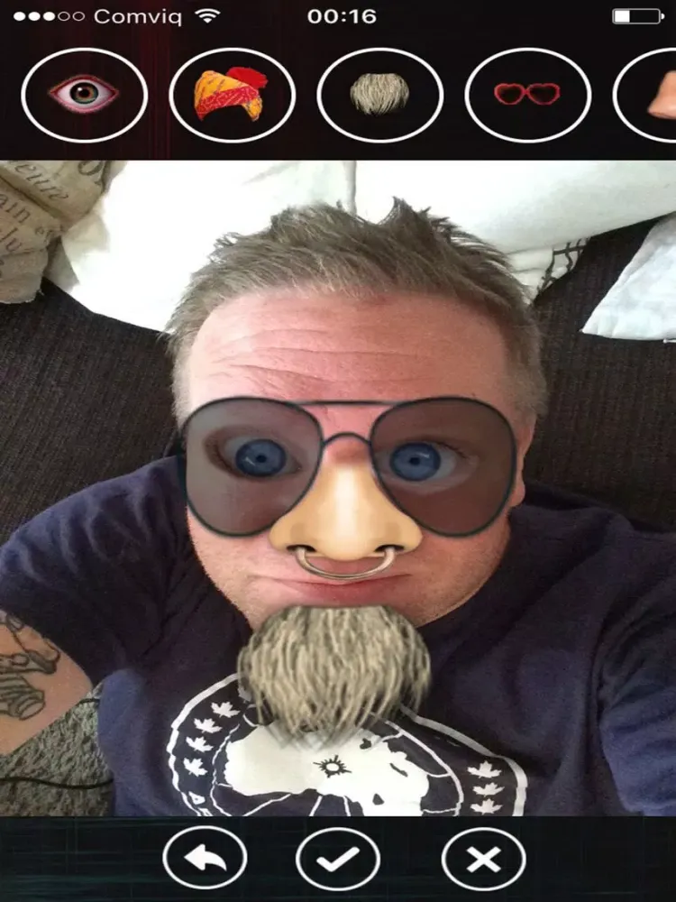 Tangkapan layar Funny faces Maker iPad 