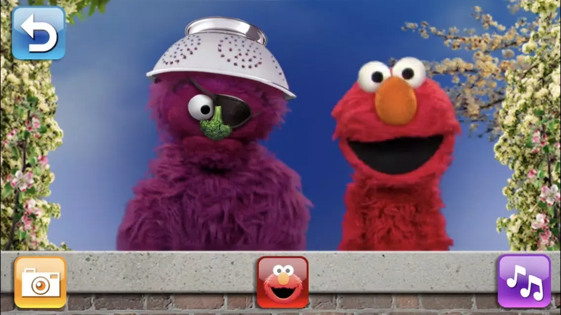 Elmo's Monster Maker Screenshots