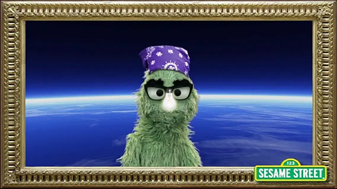 Elmo's Monster Maker Screenshots