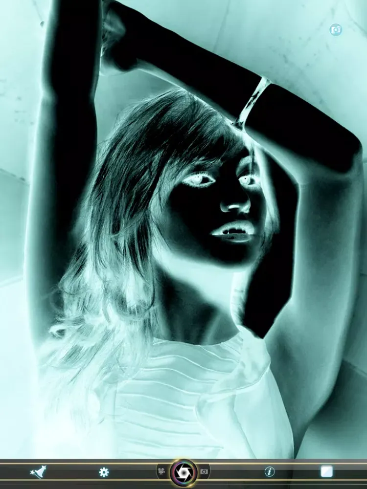 Cool Camera - Free photo booth effects live on camera,photo editor,pic collage,funny distort,art,color picture effects iPad Screenshots