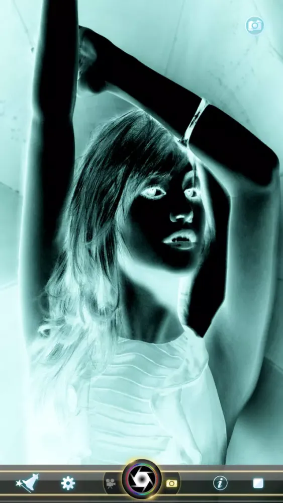 Cool Camera - Free photo booth effects live on camera,photo editor,pic collage,funny distort,art,color picture effects Screenshots