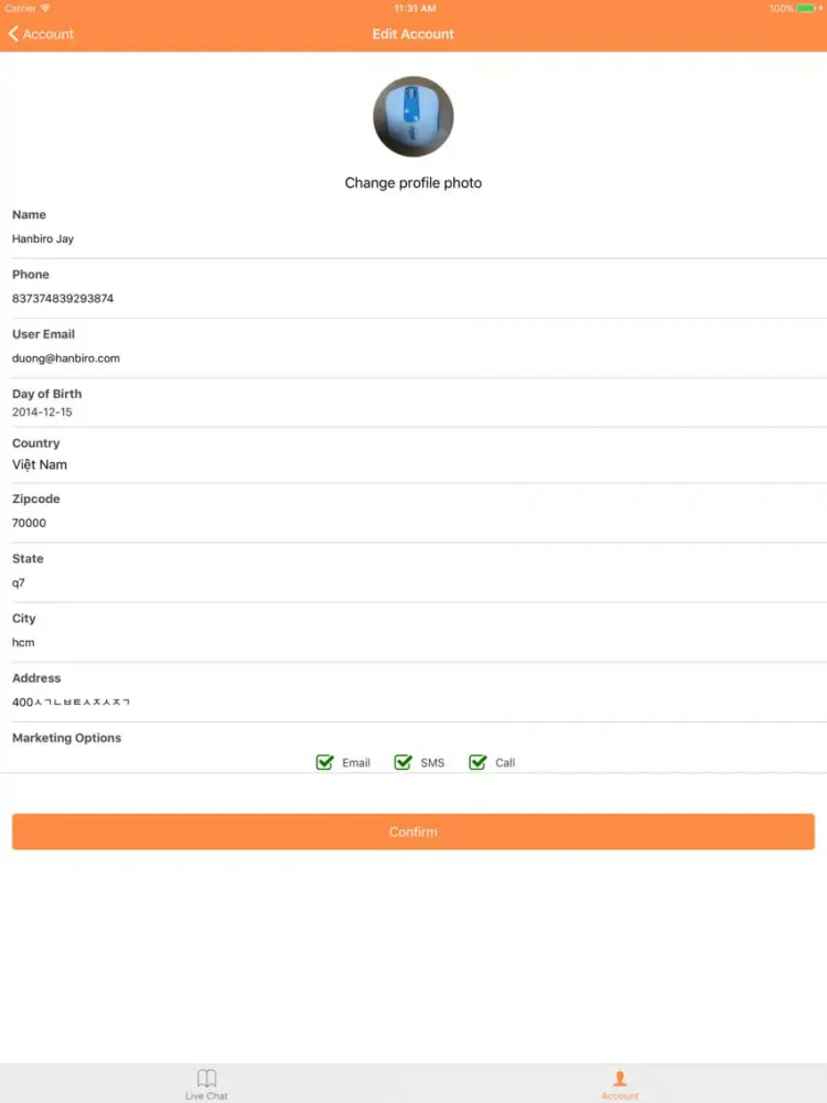 Ảnh chụp màn hình của Moffice CRM Customer Card iPad 