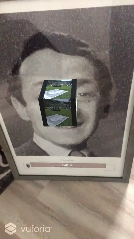 Captures d'écran de ICONIC Harvey Milk Interaction