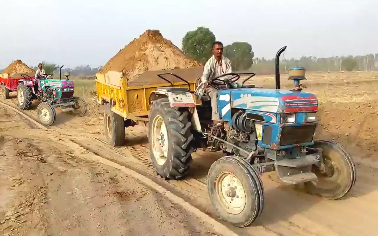 Tangkapan skrin Modern Farming Tractor Games