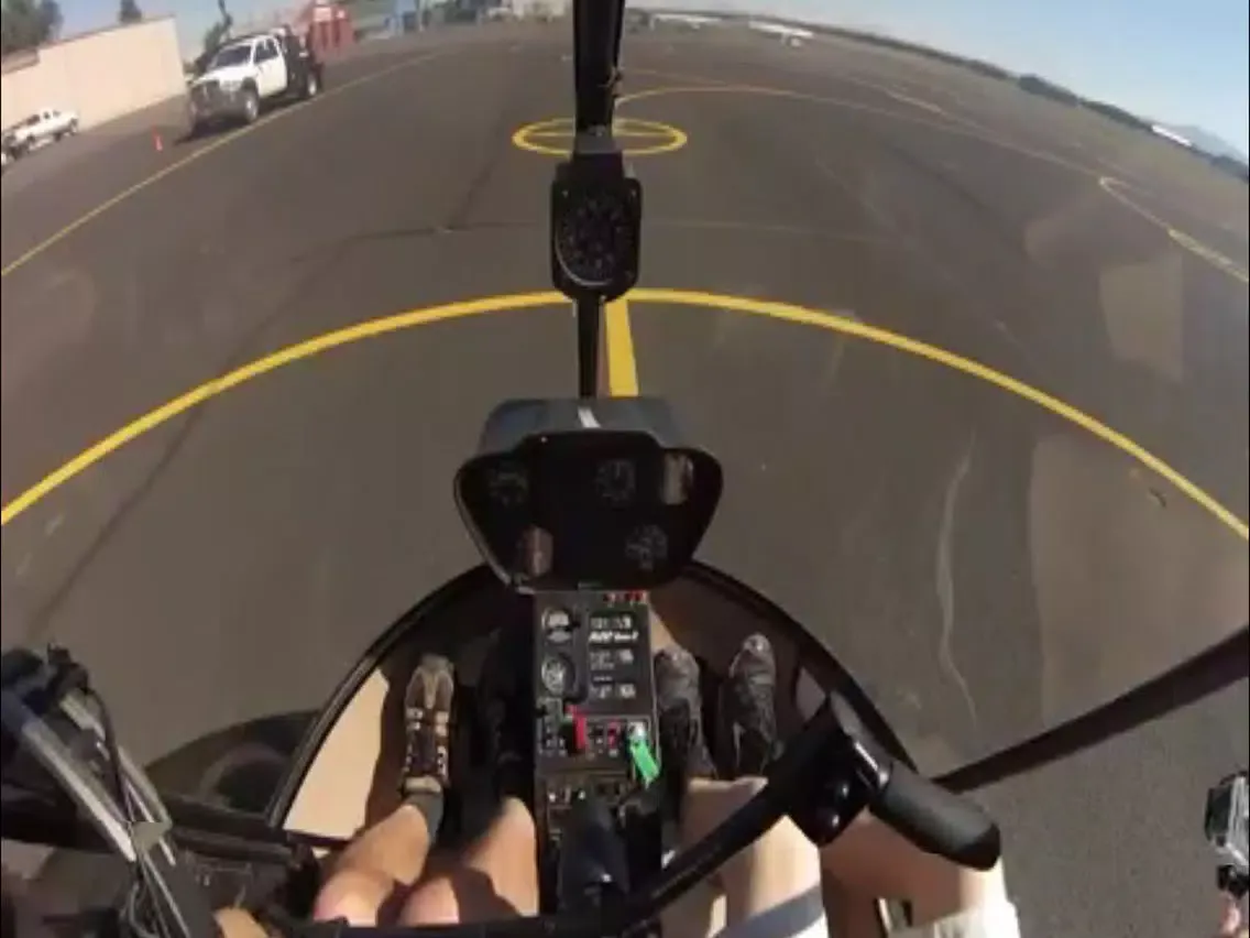 ภาพหน้าจอของ How To Fly A Helicopter iPad 