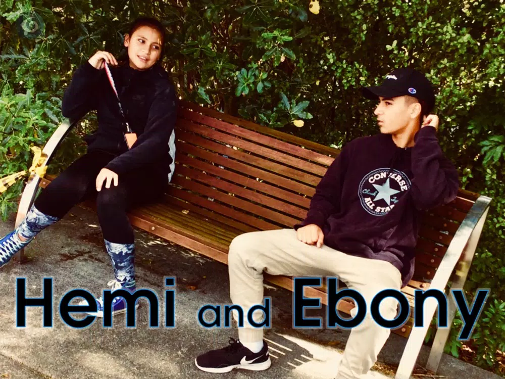 Hemi and Ebony iPad  Screenshots