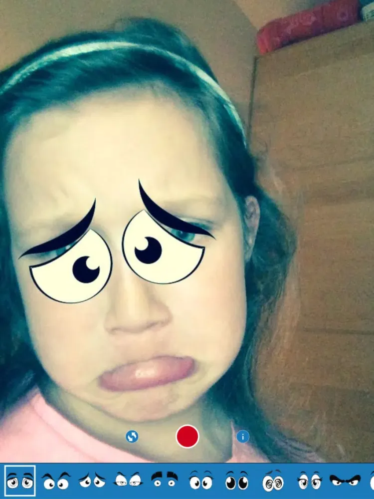 Captures d'écran de iEye - Funny Cartoon Eyes Camera iPad 