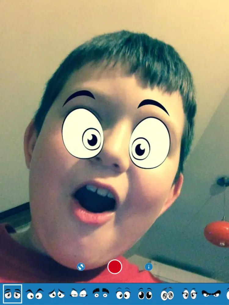 Captures d'écran de iEye - Funny Cartoon Eyes Camera iPad 