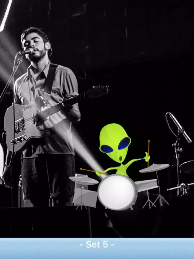 Alien Emojis iPad  Screenshots