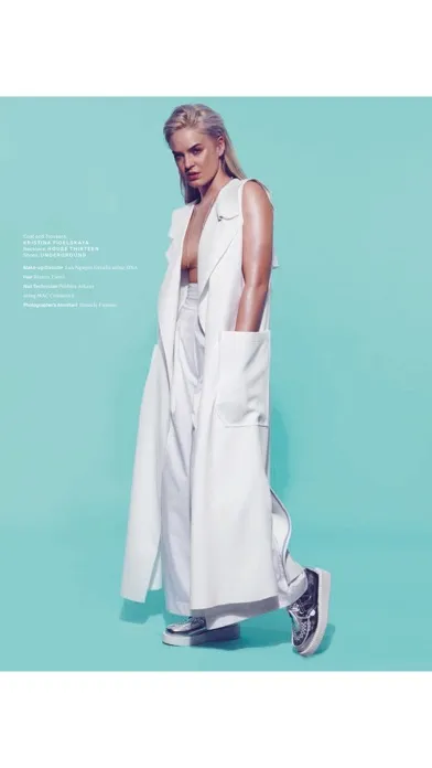 Capturas de tela do PHOENIX Magazine – FASHION / CULTURE / ZEITGEIST