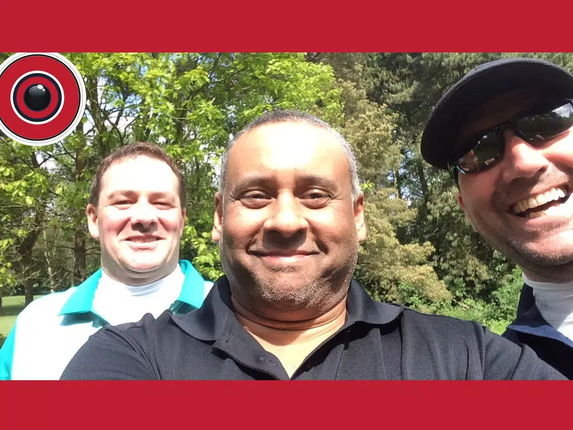 صور SelfieStickup The Finger iPad 