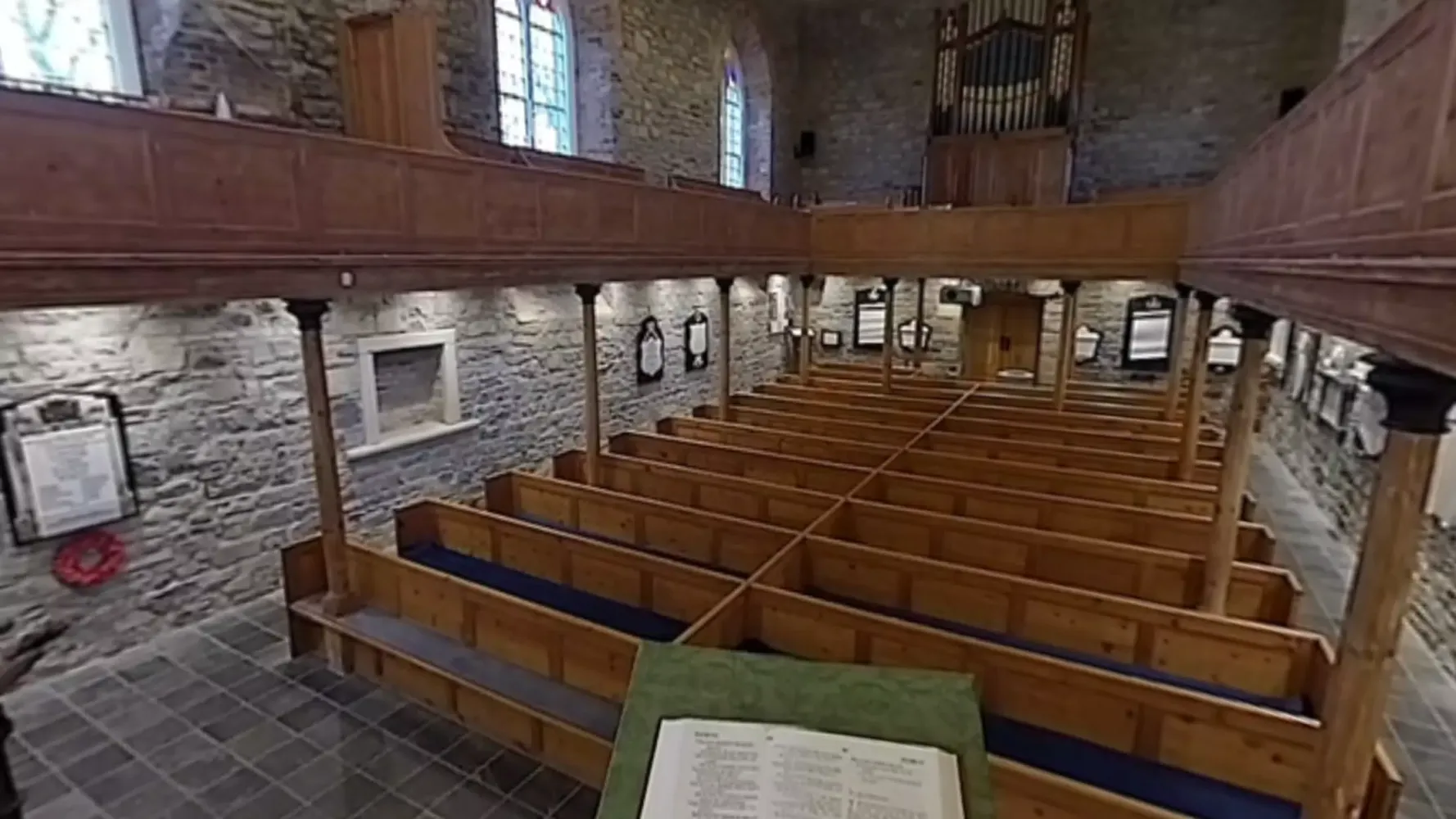 Tangkapan layar VR Ireland Church Tour