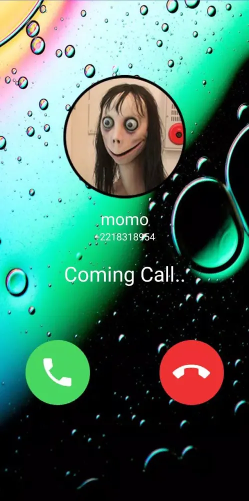 Capturas de pantalla de momo fake video call