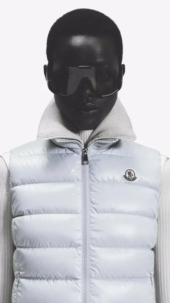 Moncler スクリーンショット