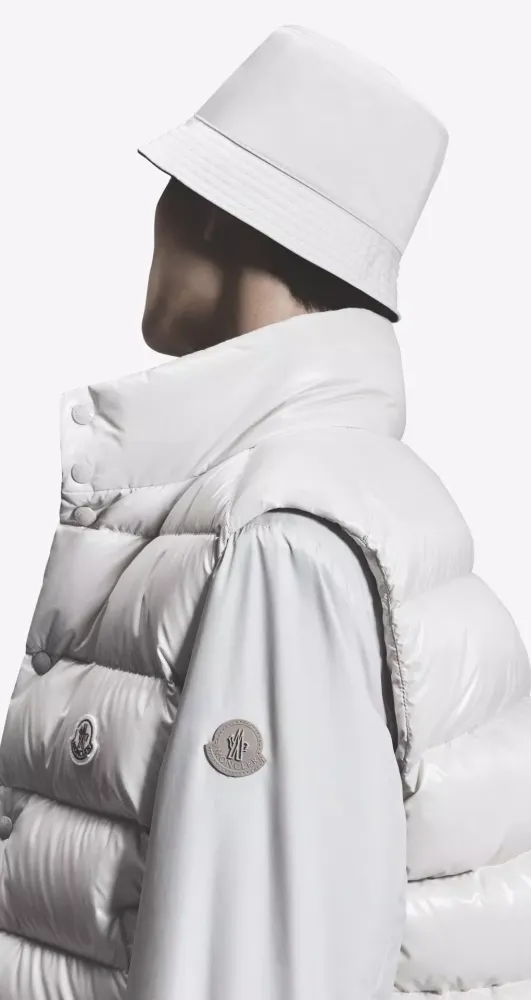 Moncler スクリーンショット