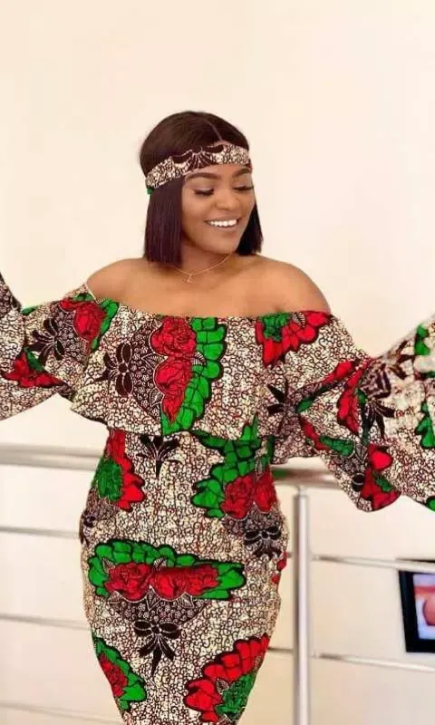 Tangkapan skrin Classic Ankara Short Gowns