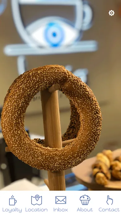 Capturas de tela do Lucia Coffeehouse & Deli Food