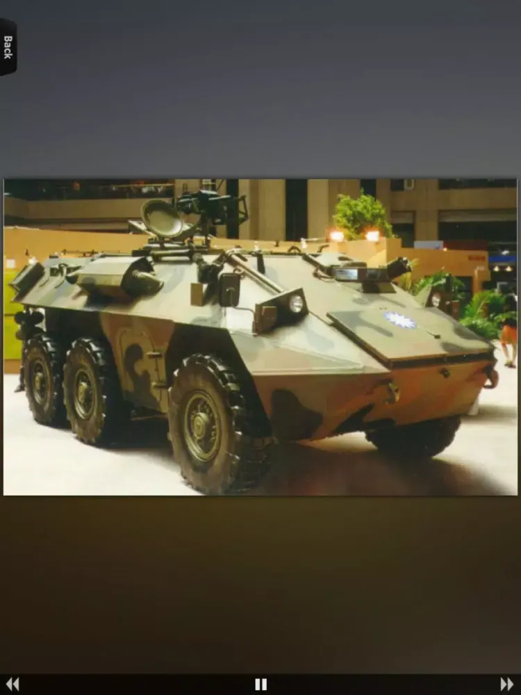 Military Armored Vehicles Info iPad 应用截图