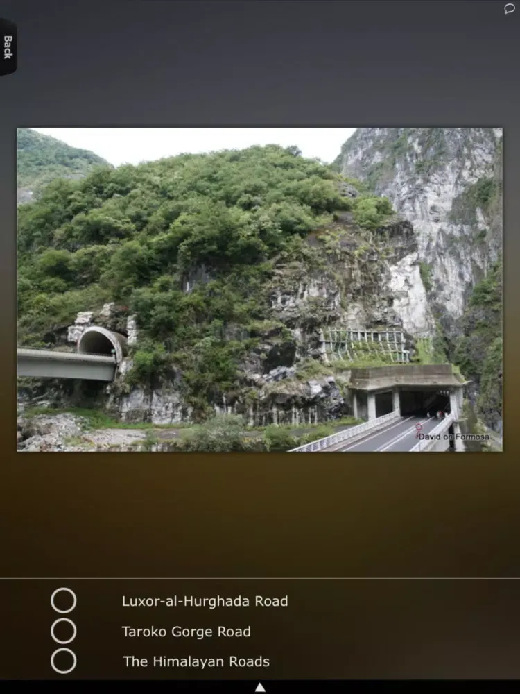 Capturas de pantalla de Dangerous Roads in the World' iPad 