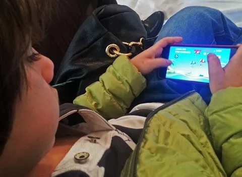 ภาพหน้าจอของ Super Penguin Rescue Free - "Marco" The Penguin vs "Steven" The Shark! iPad 