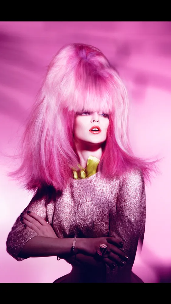 Screenshot di Flawless Magazine: International fashion magazine promoting creative artists in the industry