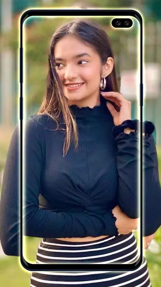 Capturas de pantalla de Anushka Sen Wallpaper and Phot