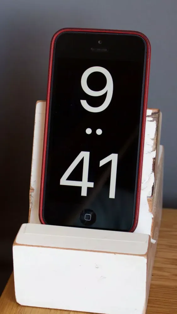 Zrzuty ekranu Nighteo! - Simple Clock App with Torch
