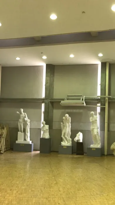 Tangkapan layar Escape From Statues Room