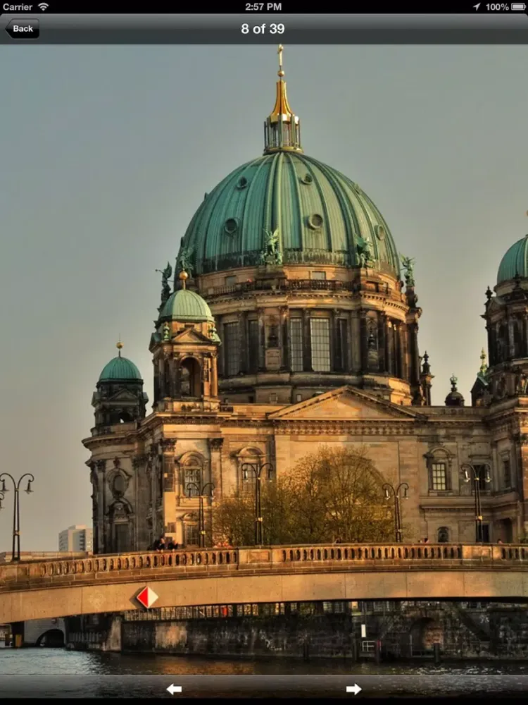 Berlin Offline Travel Guide iPad  Screenshots