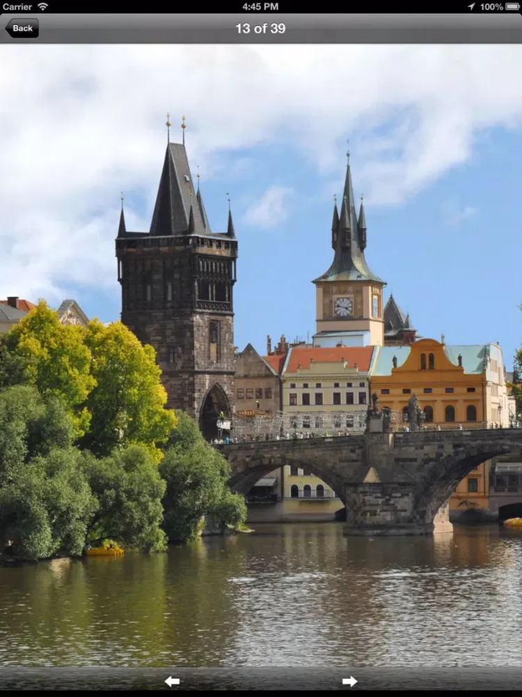 Prague Offline Map Travel Guide iPad  Screenshots
