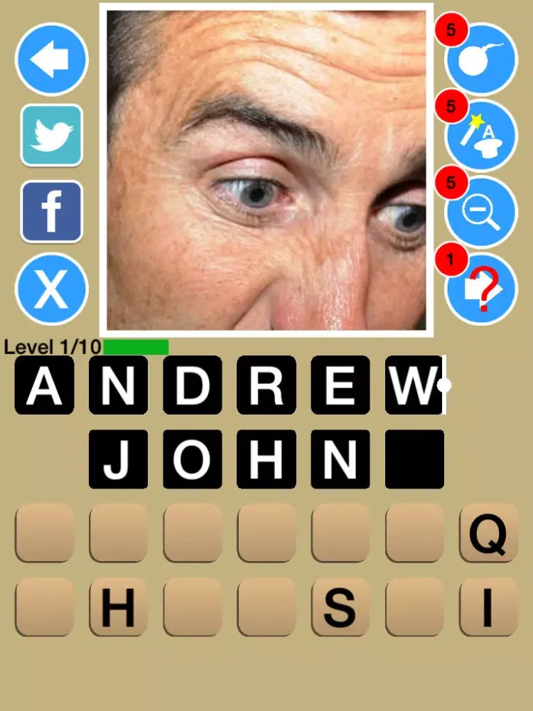 Capturas de tela do Zoom Out Rugby League Quiz Maestro - Close Up Player Word Trivia iPad 