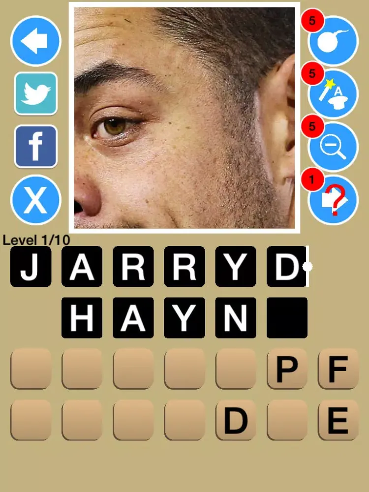 Capturas de tela do Zoom Out Rugby League Quiz Maestro - Close Up Player Word Trivia iPad 