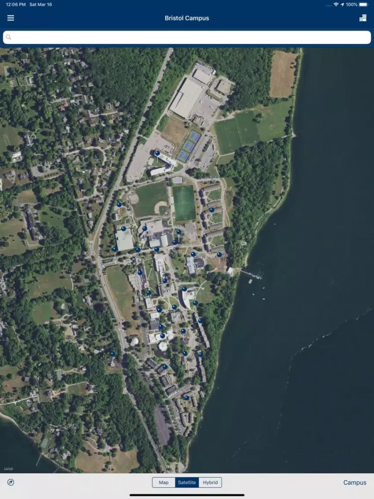 تصاویر Roger Williams University iPad 