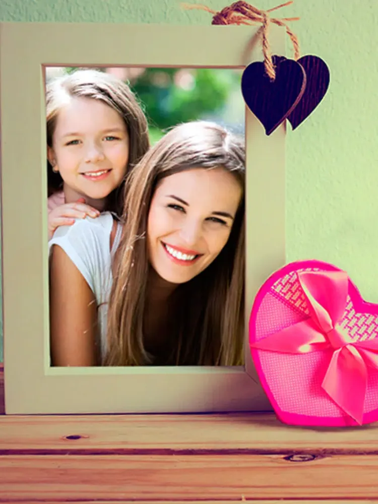 Tangkapan layar Mother’s day photo frames greeting cards - Premium iPad 